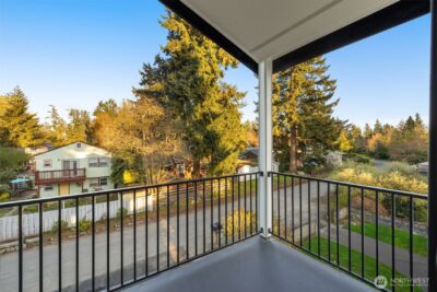 14031 Densmore Avenue N, Seattle, WA 98133 - Photo 18