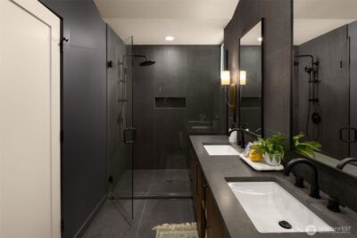 14031 Densmore Avenue N, Seattle, WA 98133 - Photo 22