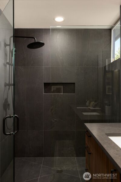 14031 Densmore Avenue N, Seattle, WA 98133 - Photo 23