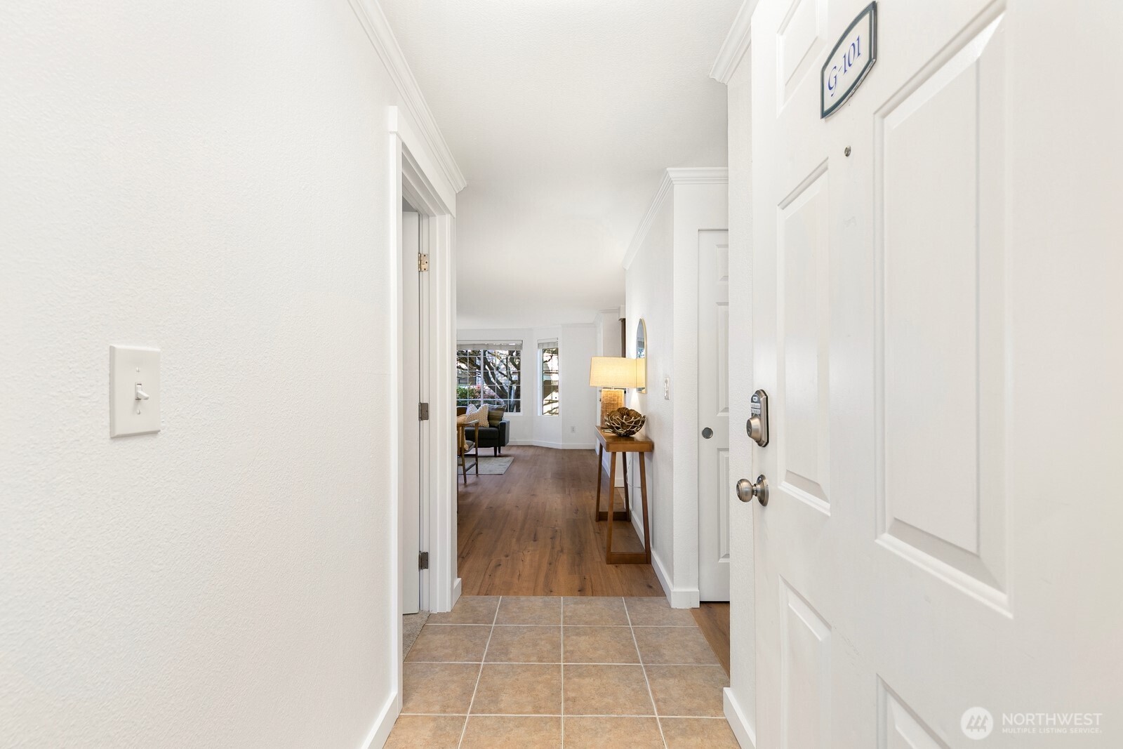 10022 NE 120th Lane #G101, Kirkland, WA 98034