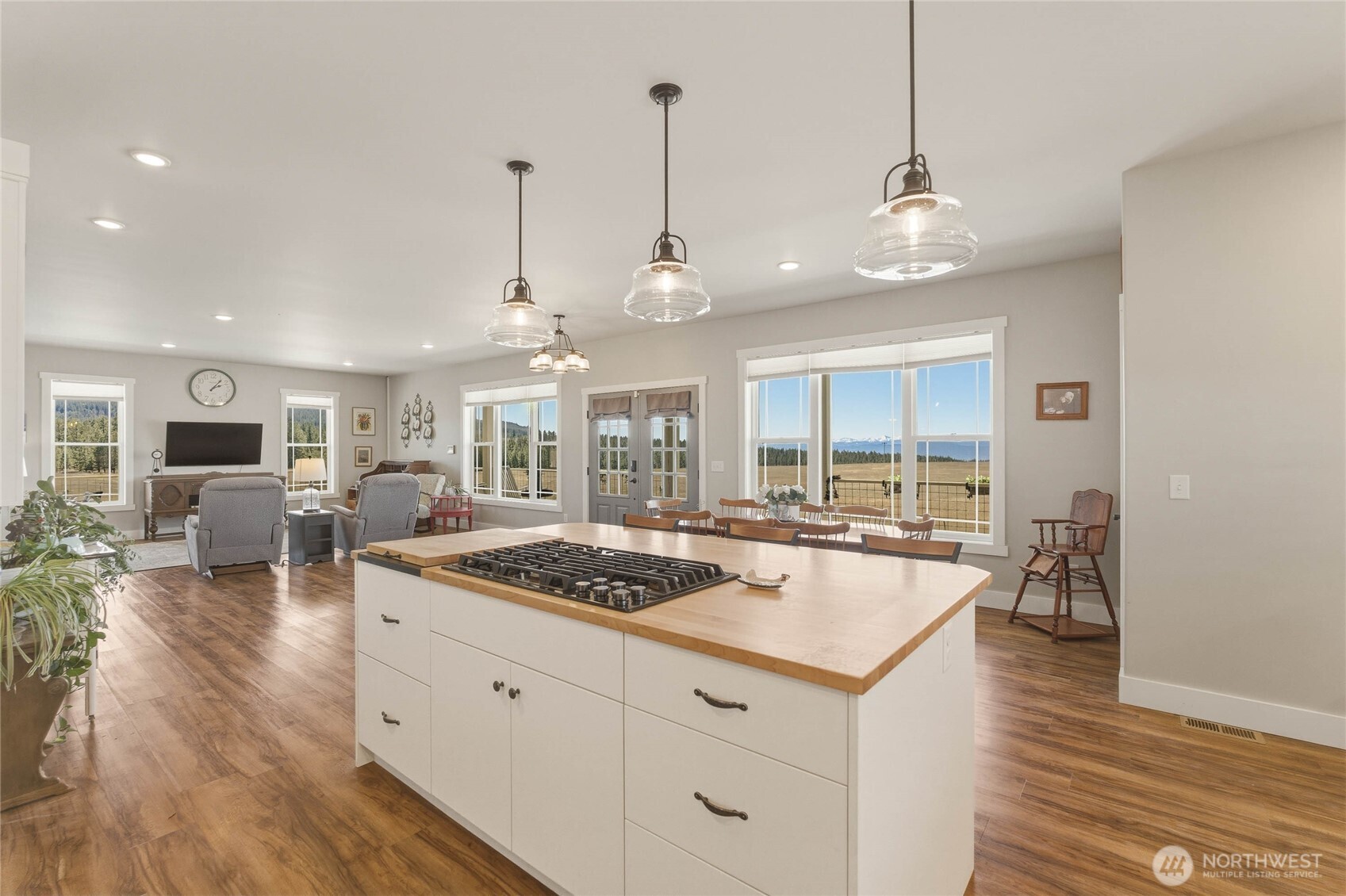 1475 Havillah Road , Tonasket, WA 98855