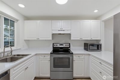 23321 Cedar Way #J204, Mountlake Terrace, WA 98043-4344 - Photo 6