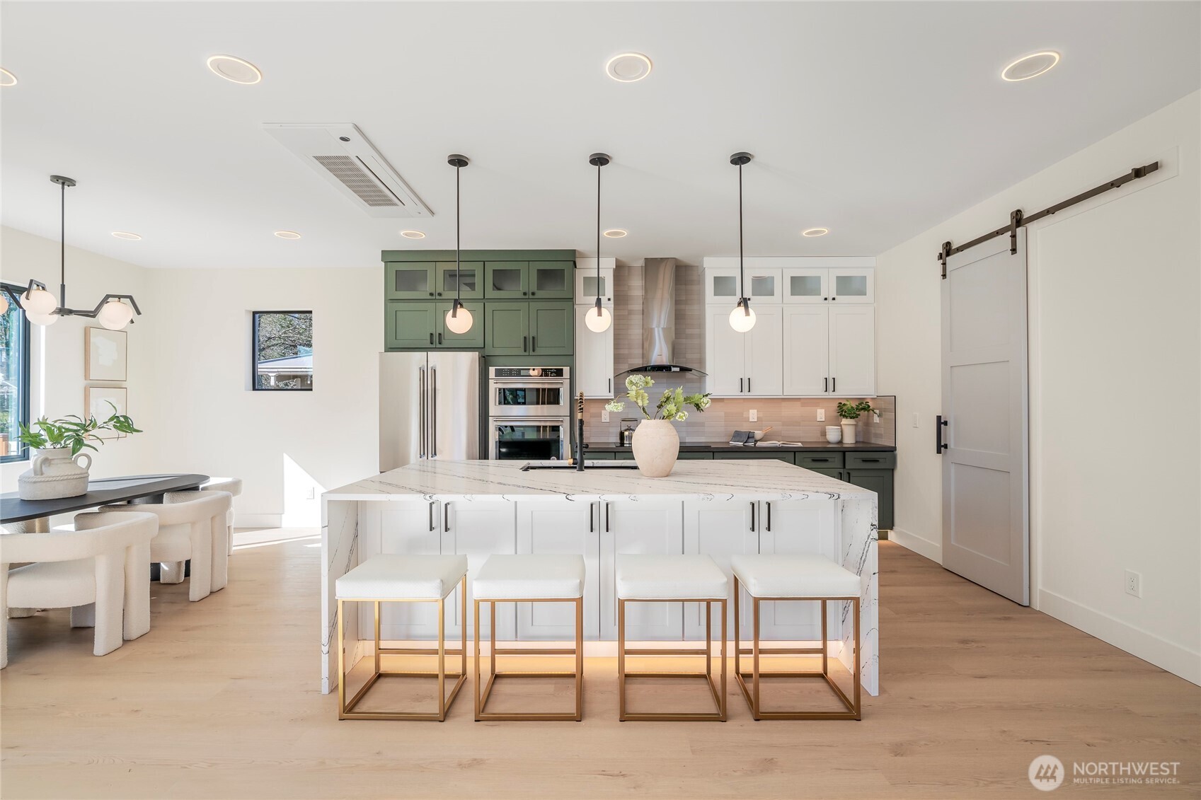 11279 59th Avenue S, Seattle, WA 98178