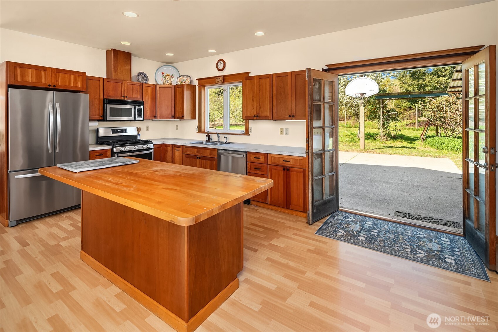 23419 107th Avenue SW, Vashon, WA 98070