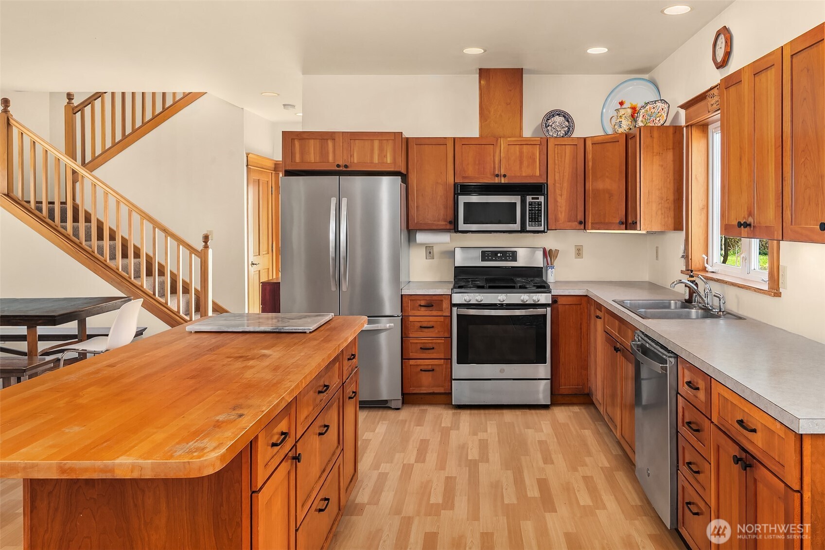 23419 107th Avenue SW, Vashon, WA 98070