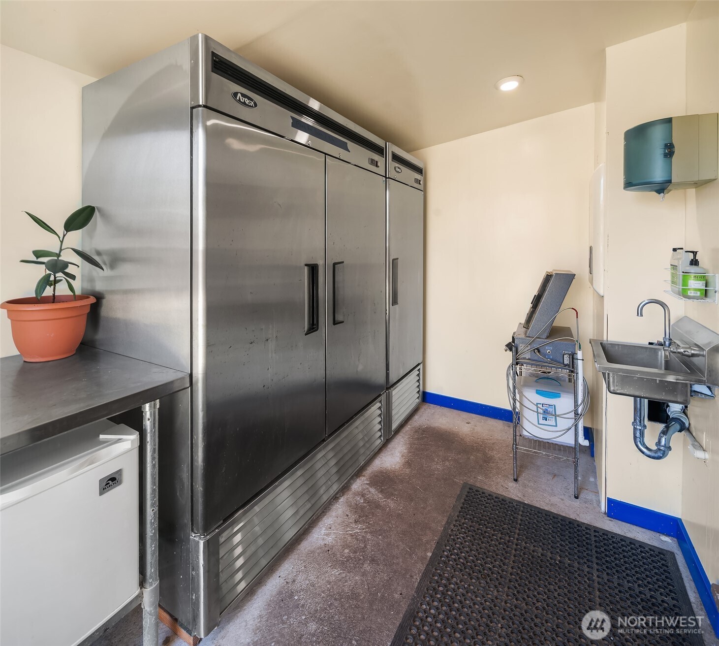 23419 107th Avenue SW, Vashon, WA 98070