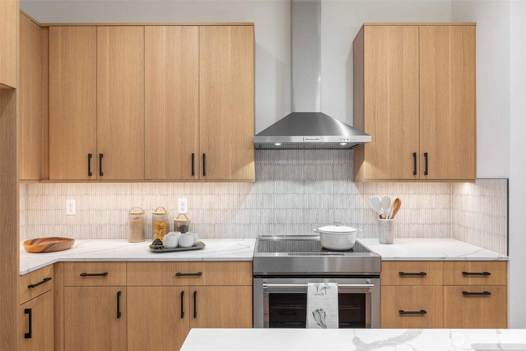 1152 129th Court NE, Bellevue, WA 98005