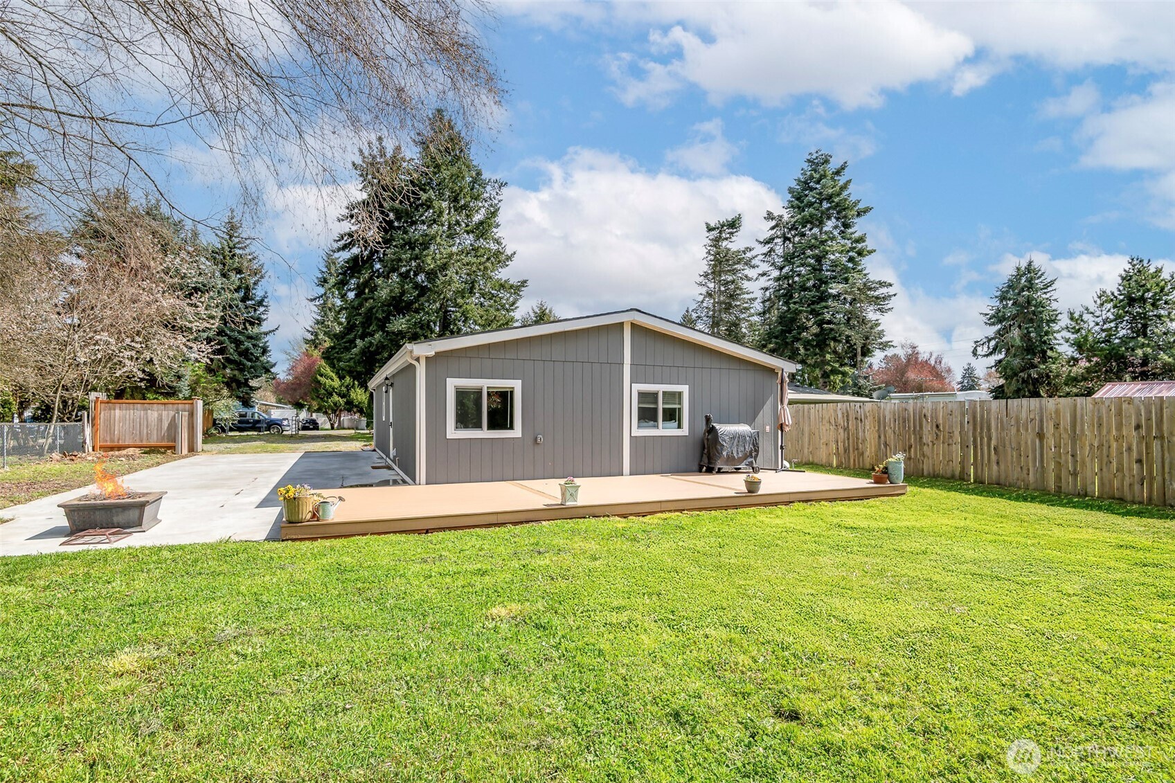 8725 Pepperidge Lane SE, Yelm, WA 98597