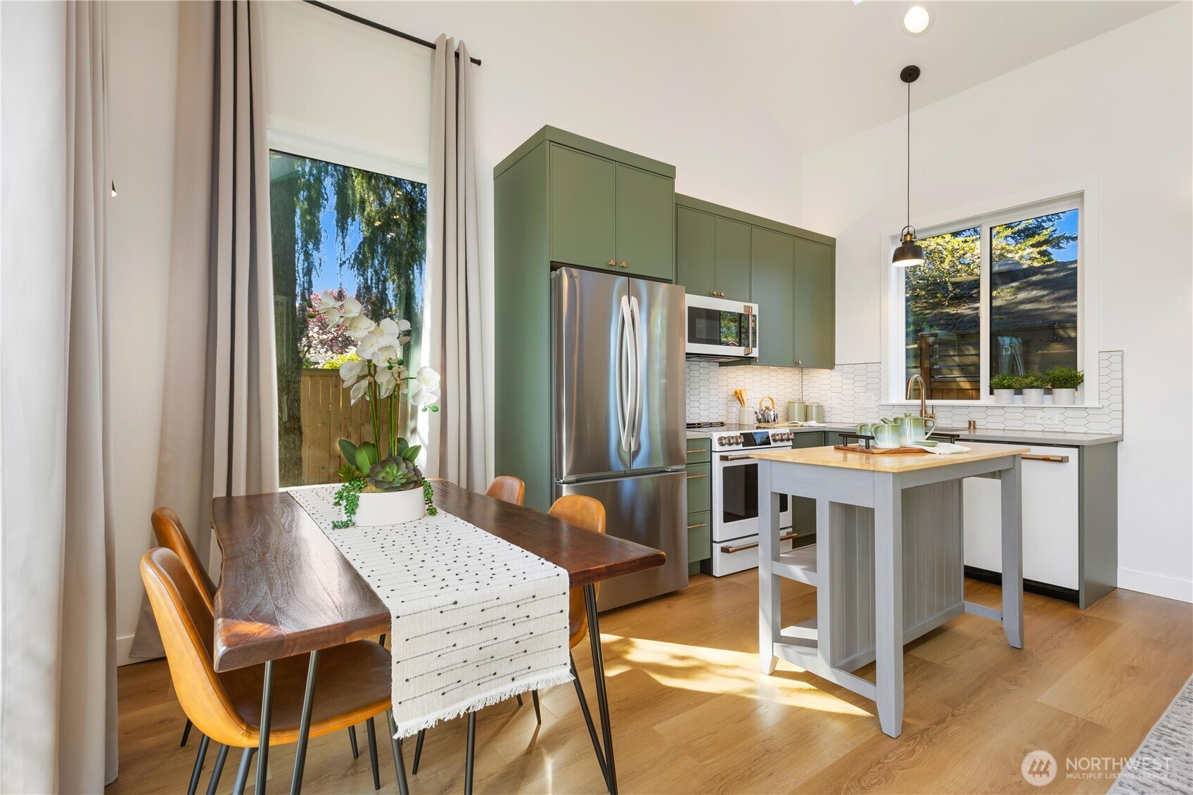 10039 13th Avenue NW, Seattle, WA 98177