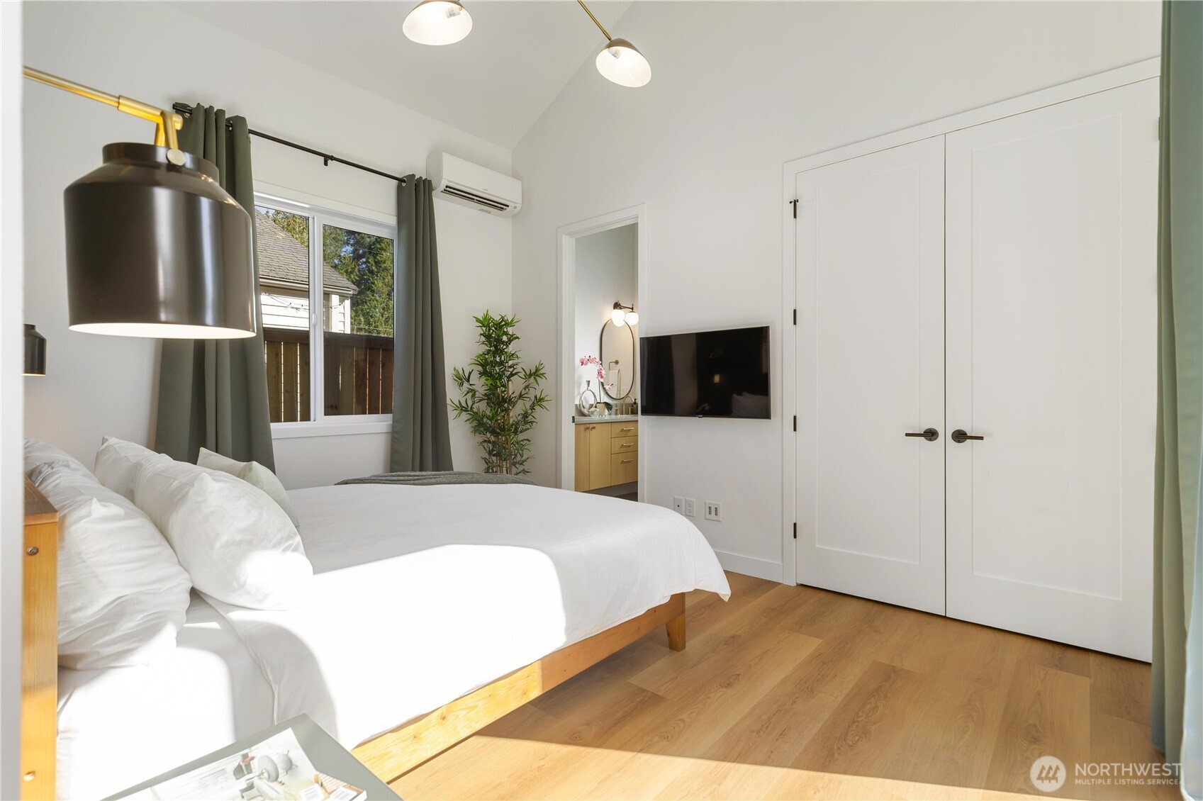 10039 13th Avenue NW, Seattle, WA 98177