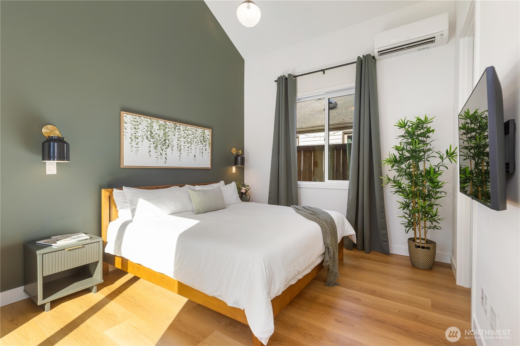 10039 13th Avenue NW, Seattle, WA 98177