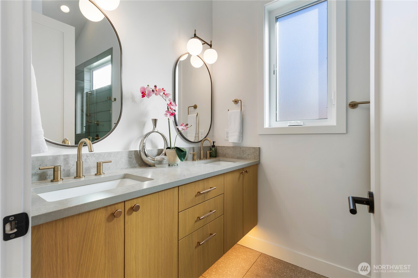 10039 13th Avenue NW, Seattle, WA 98177