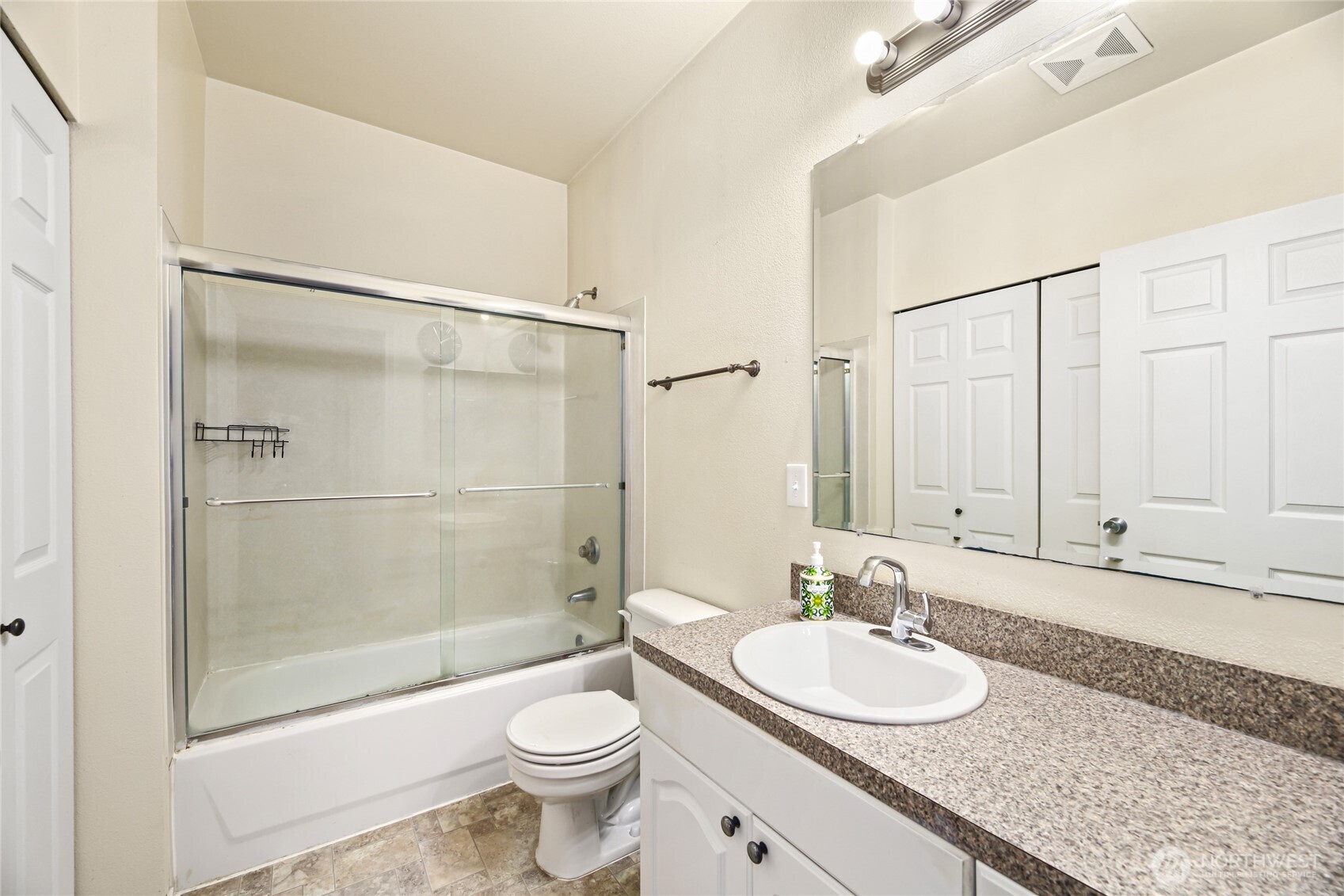 801 Rainier Avenue N #E325, Renton, WA 98057