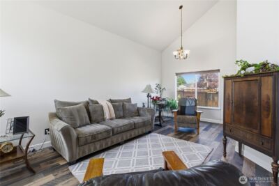 615 Chicago Boulevard S, Pacific, WA 98047 - Photo 3