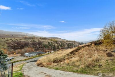 3570 Pinnacle Place , Wenatchee, WA 98801 - Photo 30