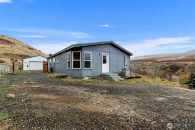 3570 Pinnacle Place , Wenatchee, WA 98801 - Photo 3