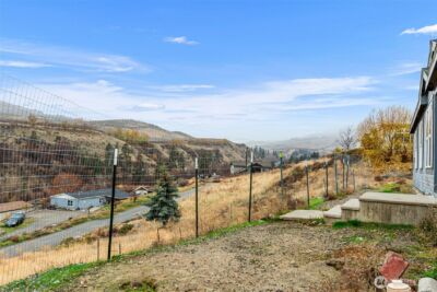 3570 Pinnacle Place , Wenatchee, WA 98801 - Photo 31