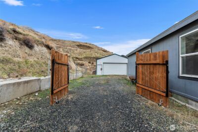 3570 Pinnacle Place , Wenatchee, WA 98801 - Photo 4