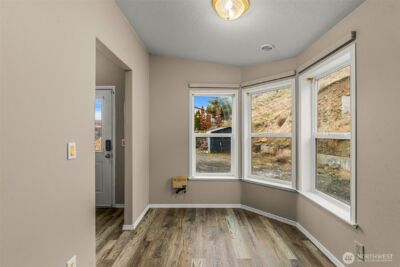 3570 Pinnacle Place , Wenatchee, WA 98801 - Photo 10