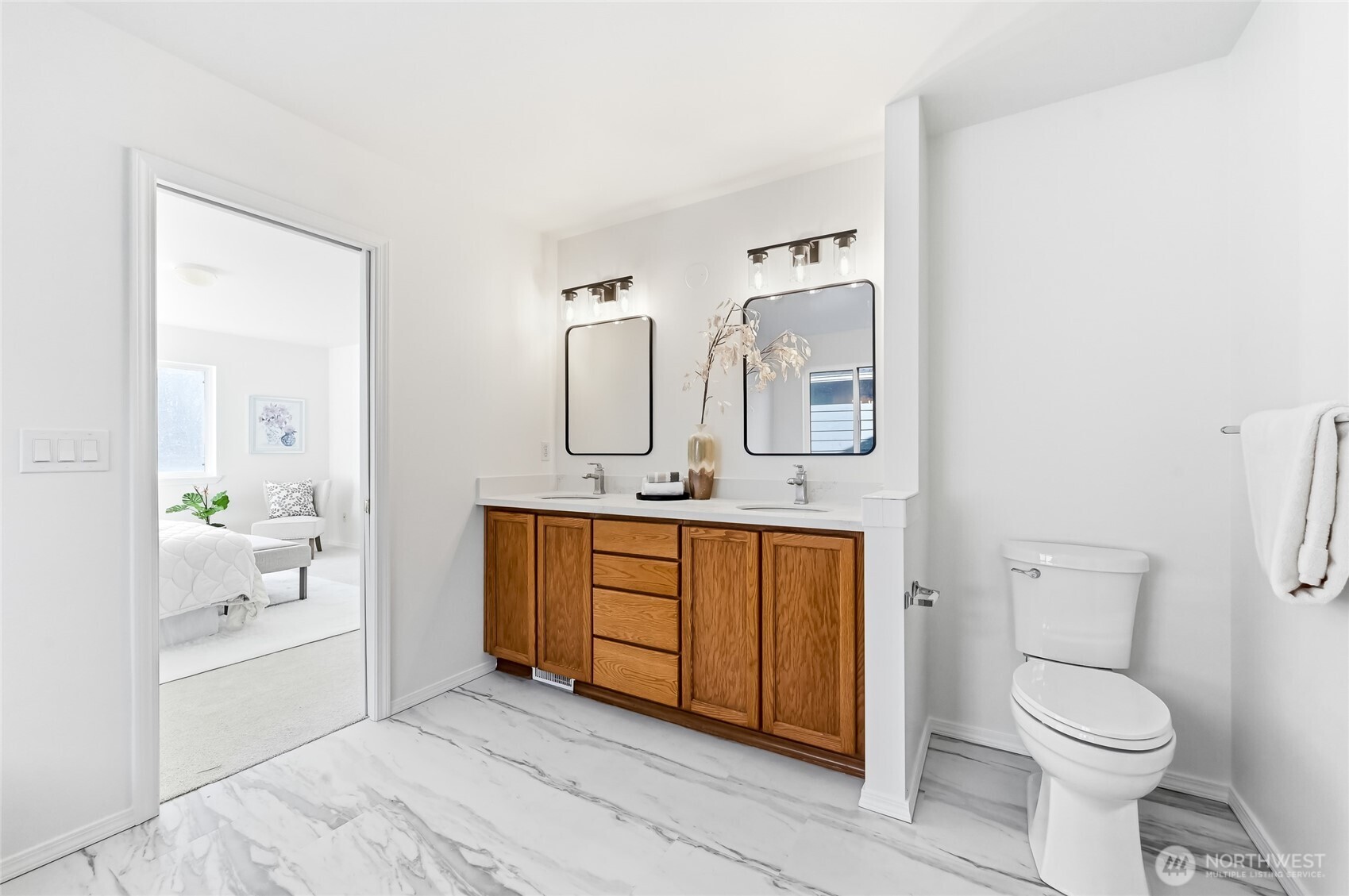 19440 77th Place NE, Kenmore, WA 98028