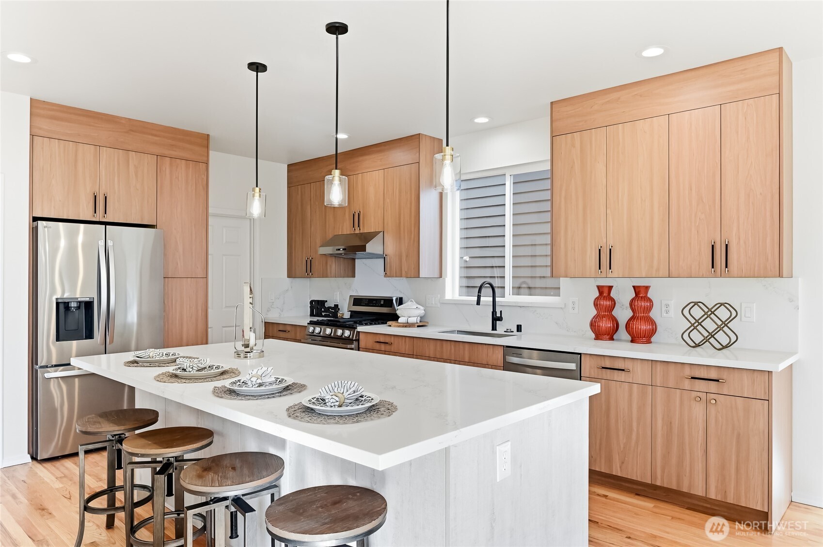 19440 77th Place NE, Kenmore, WA 98028