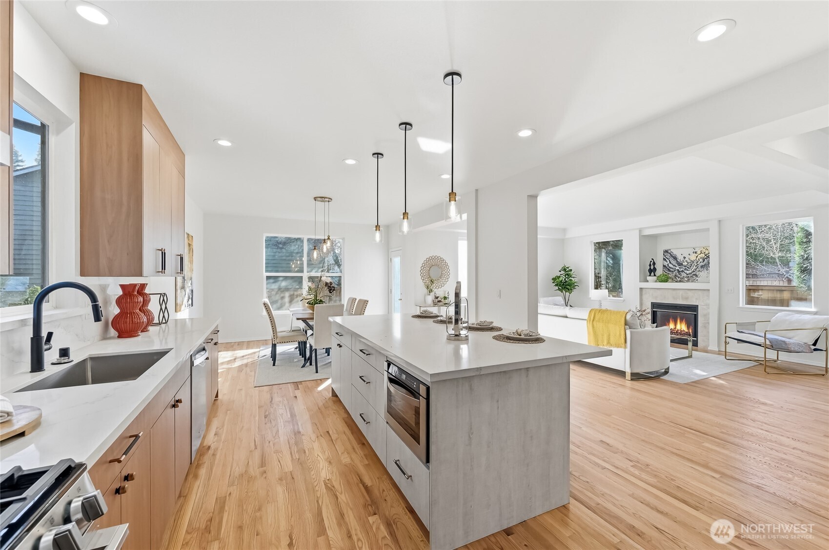 19440 77th Place NE, Kenmore, WA 98028