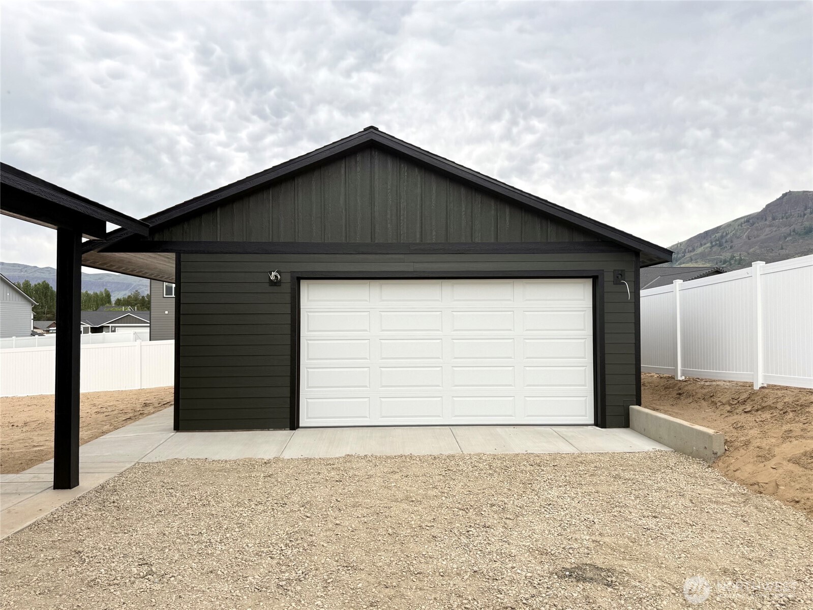 150 Juanita Way , Malaga, WA 98828