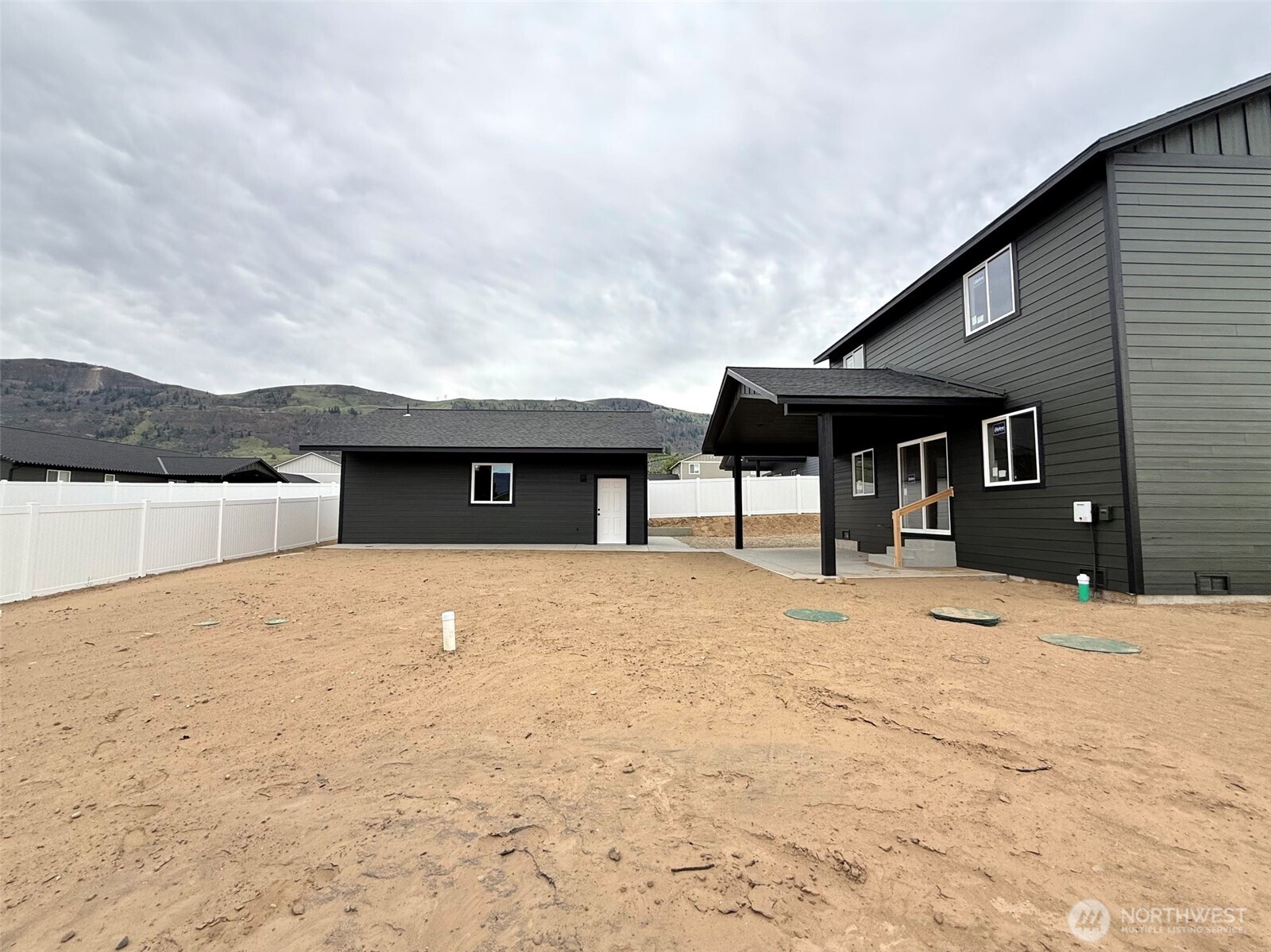 150 Juanita Way , Malaga, WA 98828