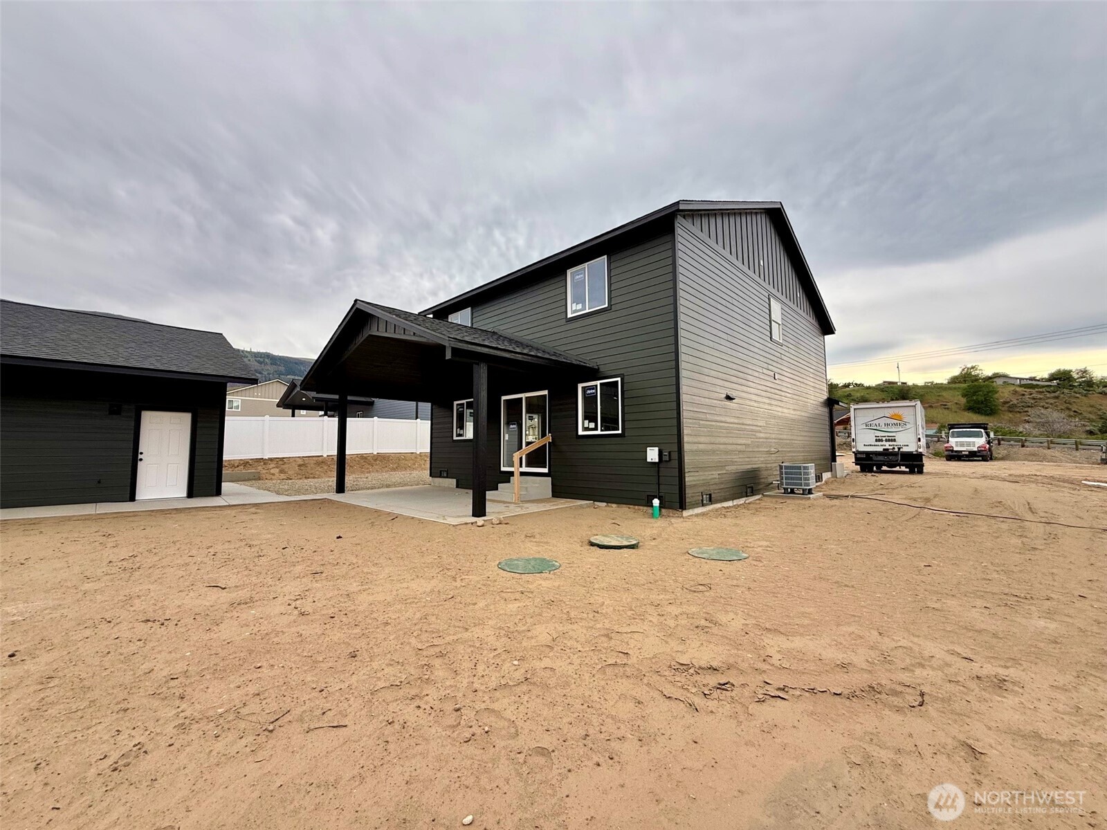 150 Juanita Way , Malaga, WA 98828