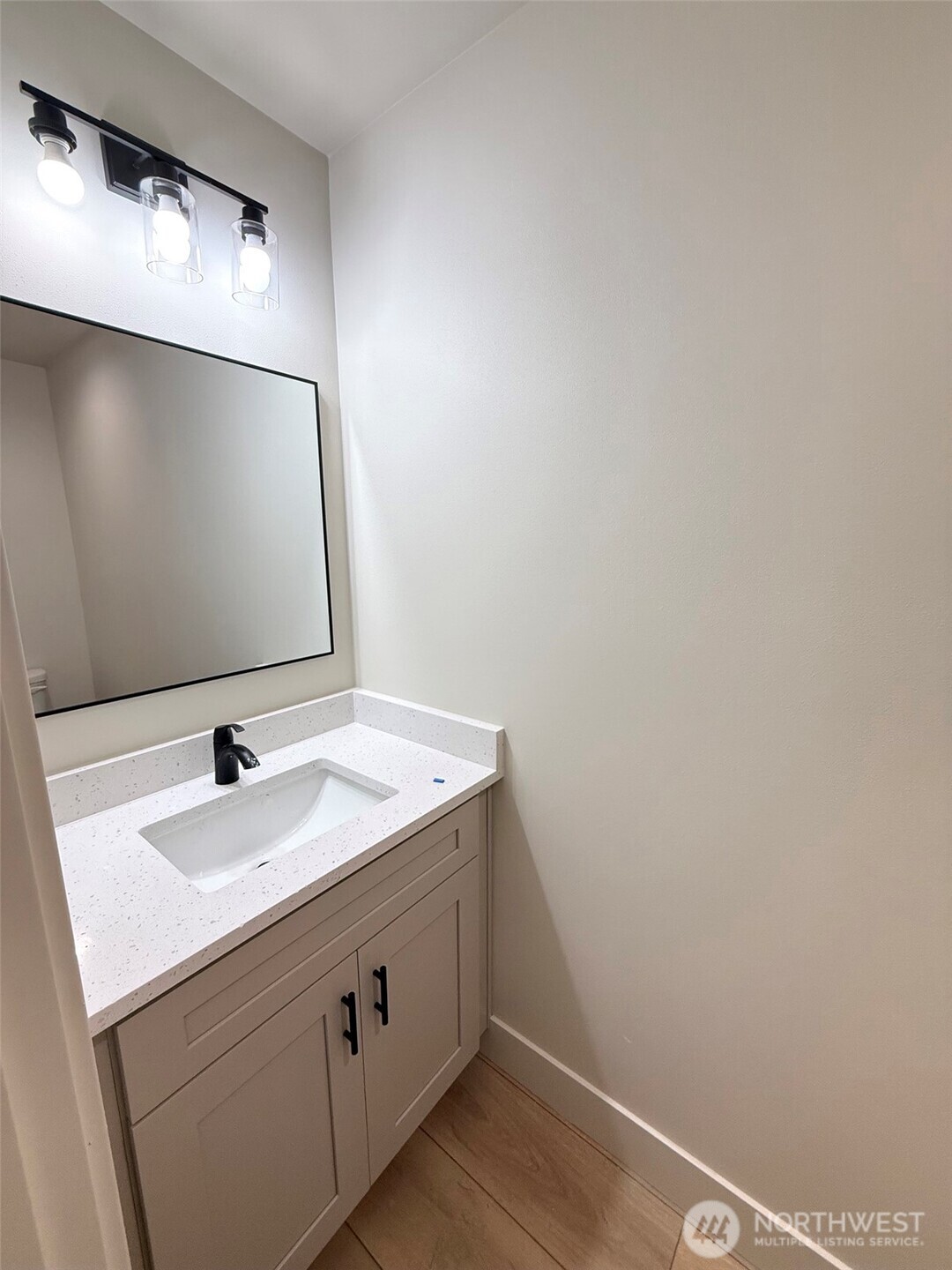 150 Juanita Way , Malaga, WA 98828