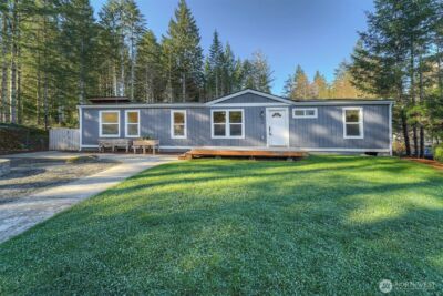 42 E Mossflower Lane , Grapeview, WA 98546