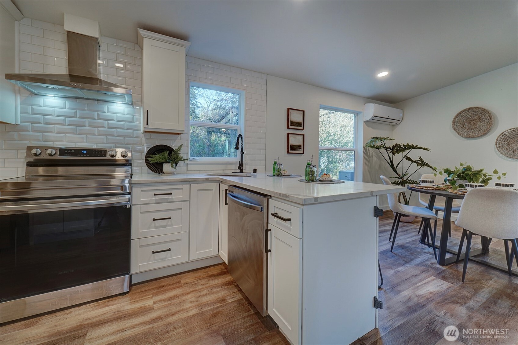 42 E Mossflower Lane , Grapeview, WA 98546