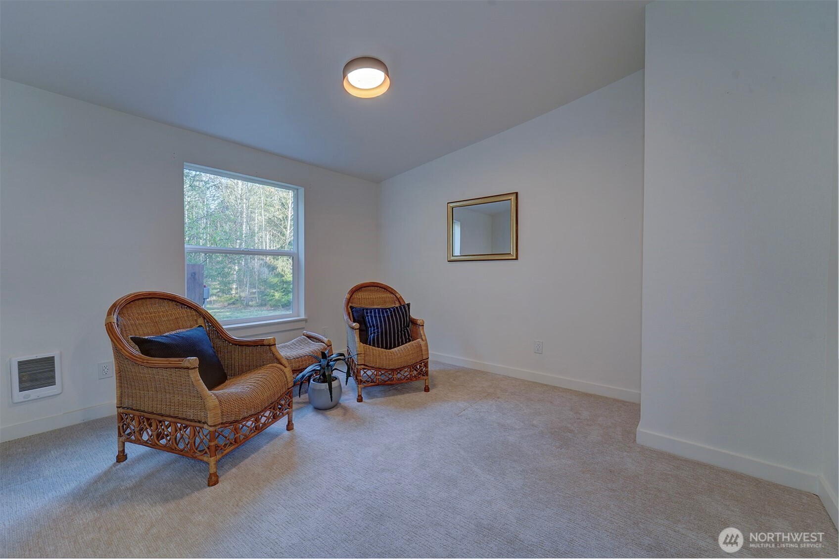 42 E Mossflower Lane , Grapeview, WA 98546