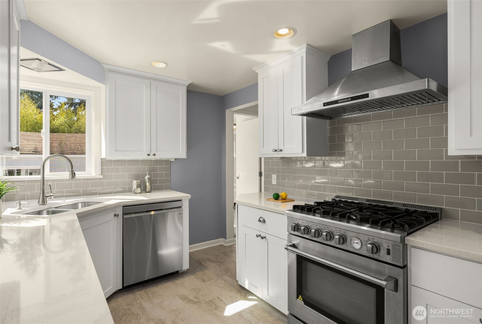 13703 Palatine Avenue N, Seattle, WA 98133