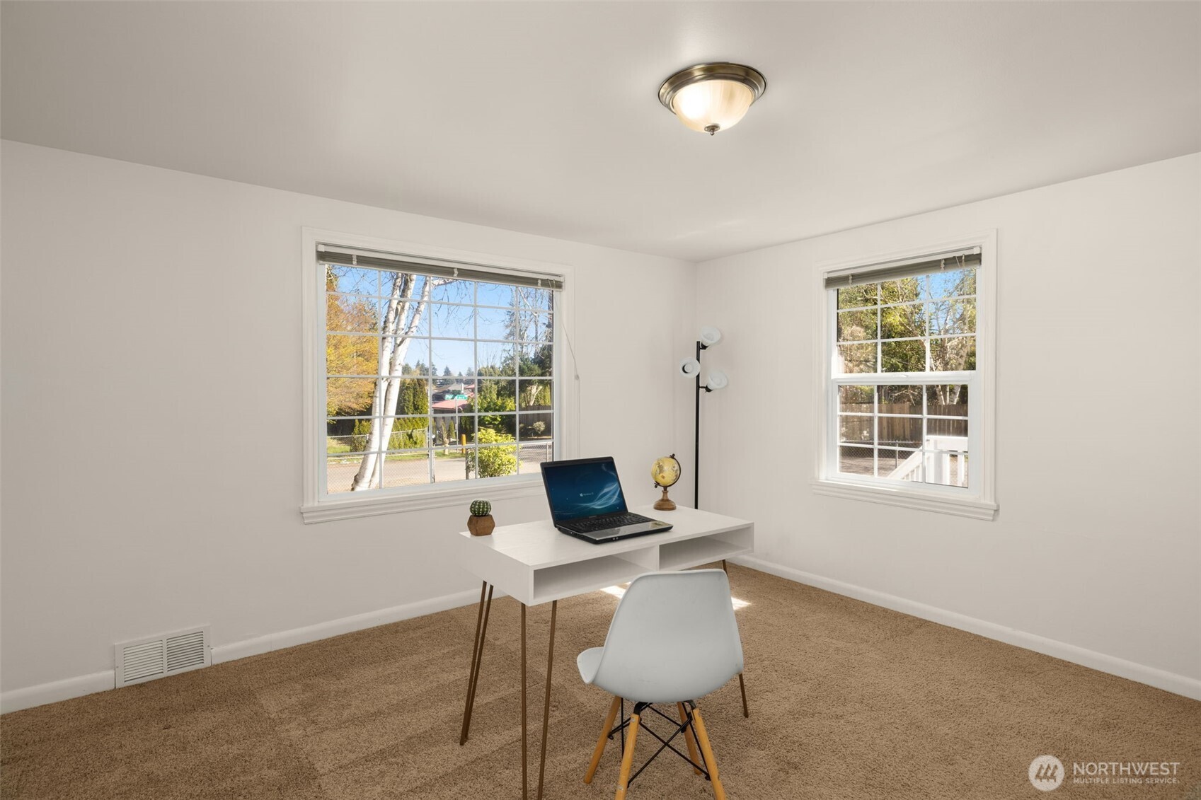 13703 Palatine Avenue N, Seattle, WA 98133