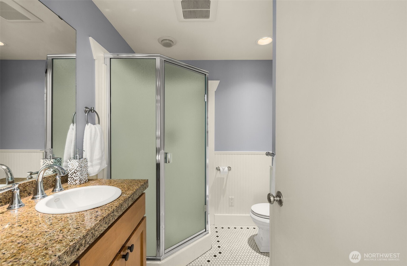 13703 Palatine Avenue N, Seattle, WA 98133