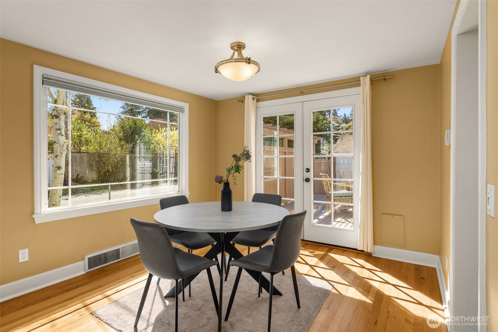 13703 Palatine Avenue N, Seattle, WA 98133