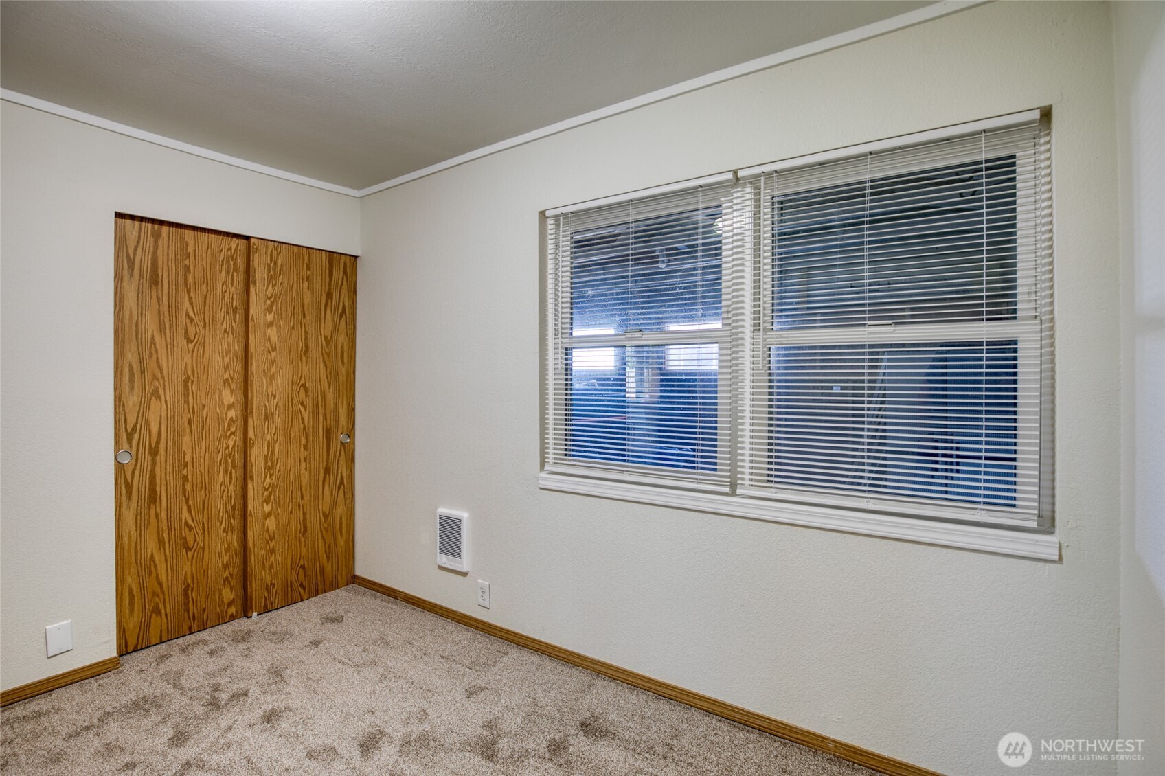 552 Puffin Avenue NE, Ocean Shores, WA 98569