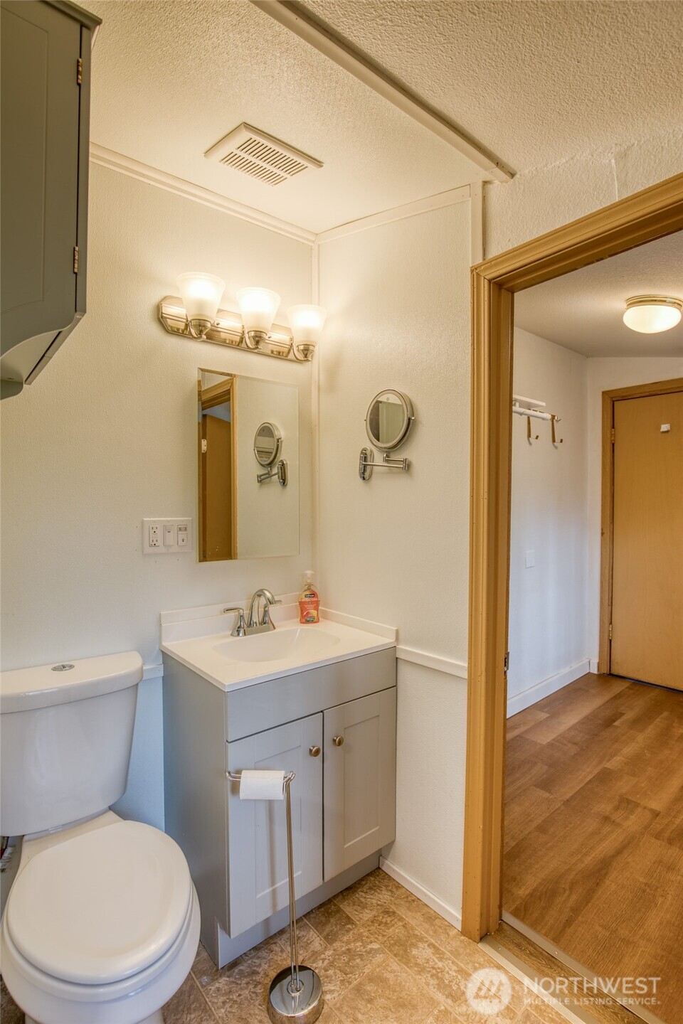 552 Puffin Avenue NE, Ocean Shores, WA 98569