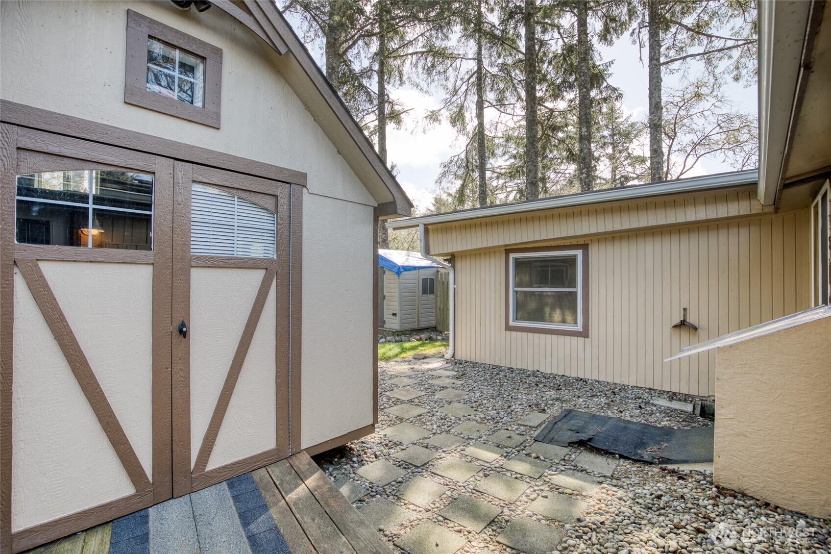 552 Puffin Avenue NE, Ocean Shores, WA 98569