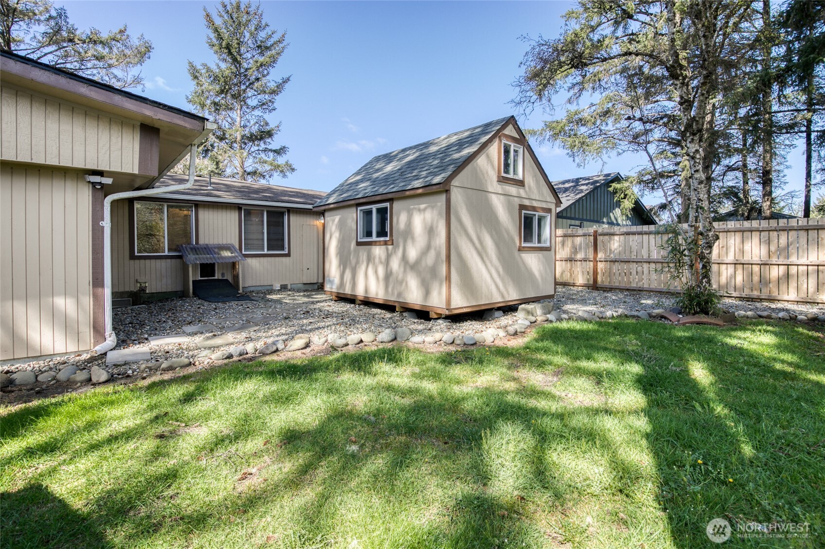 552 Puffin Avenue NE, Ocean Shores, WA 98569