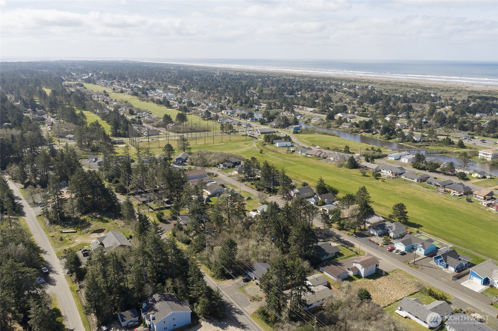 552 Puffin Avenue NE, Ocean Shores, WA 98569