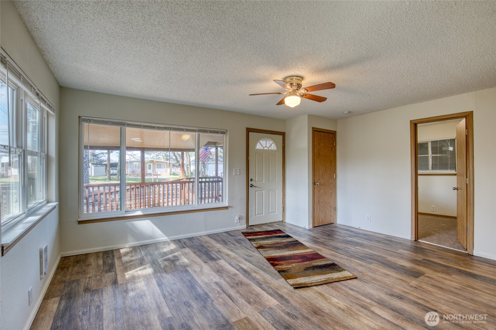 552 Puffin Avenue NE, Ocean Shores, WA 98569