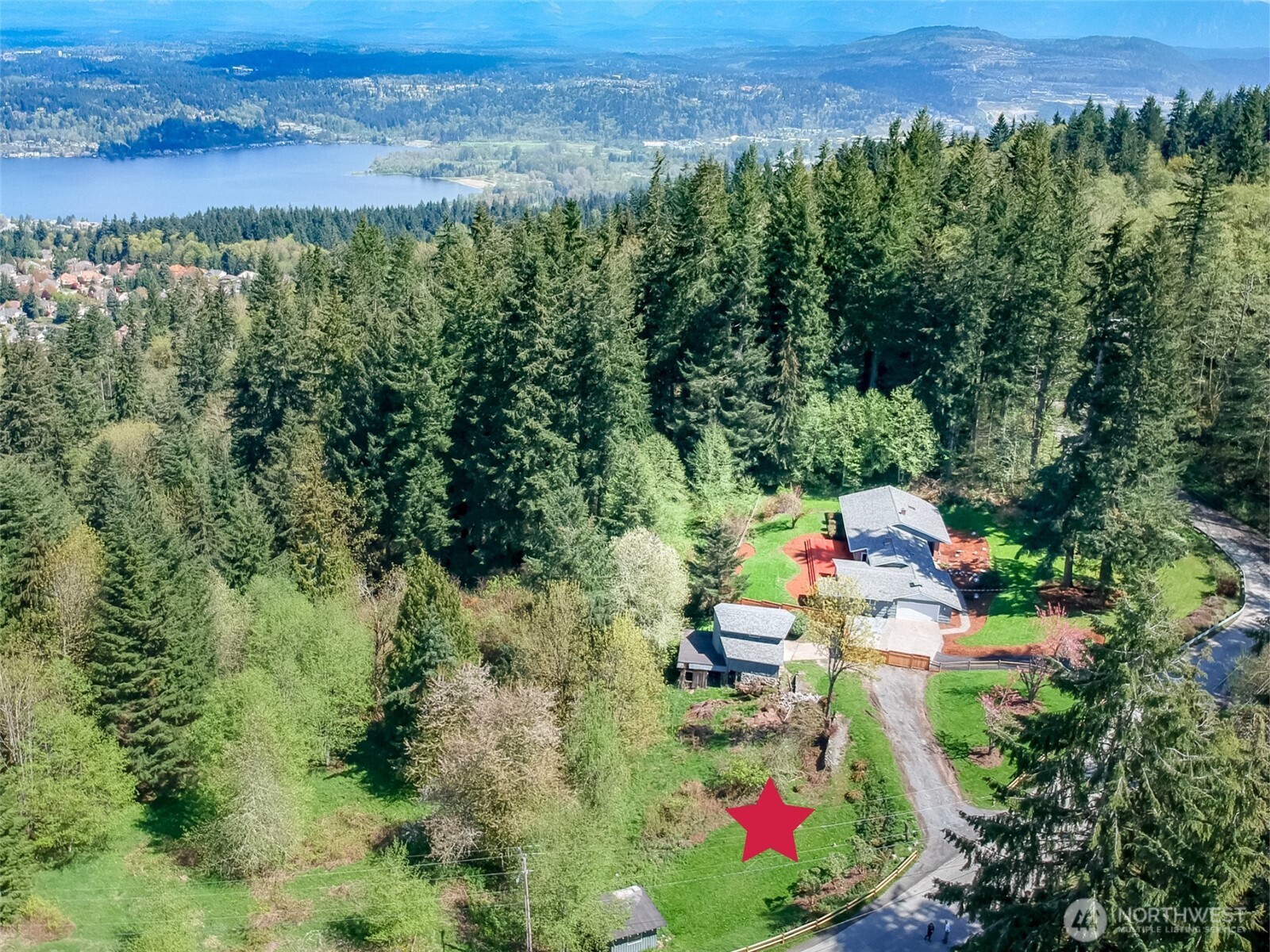 17600 SE Cougar Mountain Drive , Issaquah, WA 98027