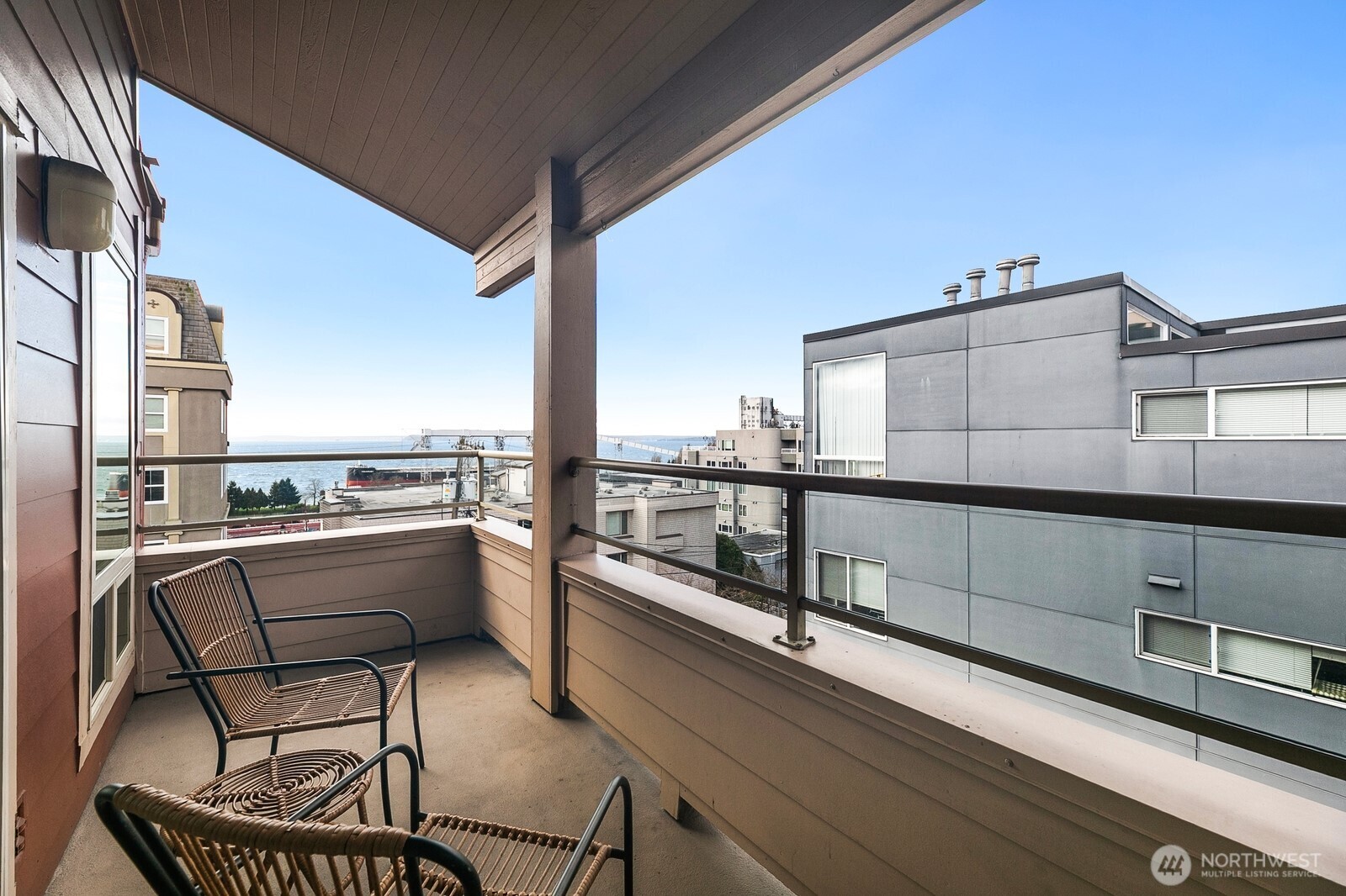 522 W Mercer Place #401, Seattle, WA 98119