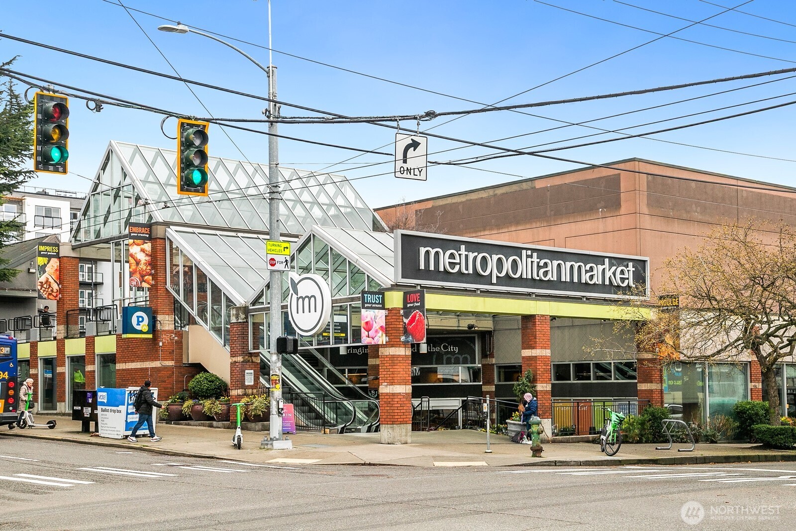 522 W Mercer Place #401, Seattle, WA 98119