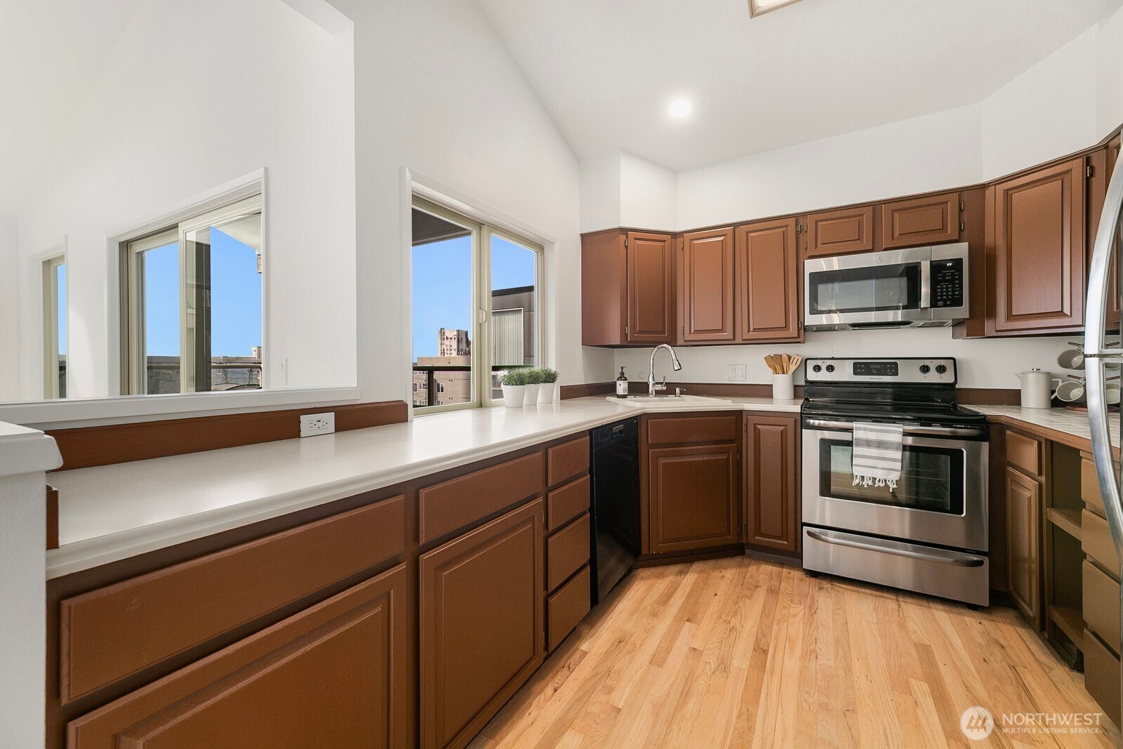 522 W Mercer Place #401, Seattle, WA 98119