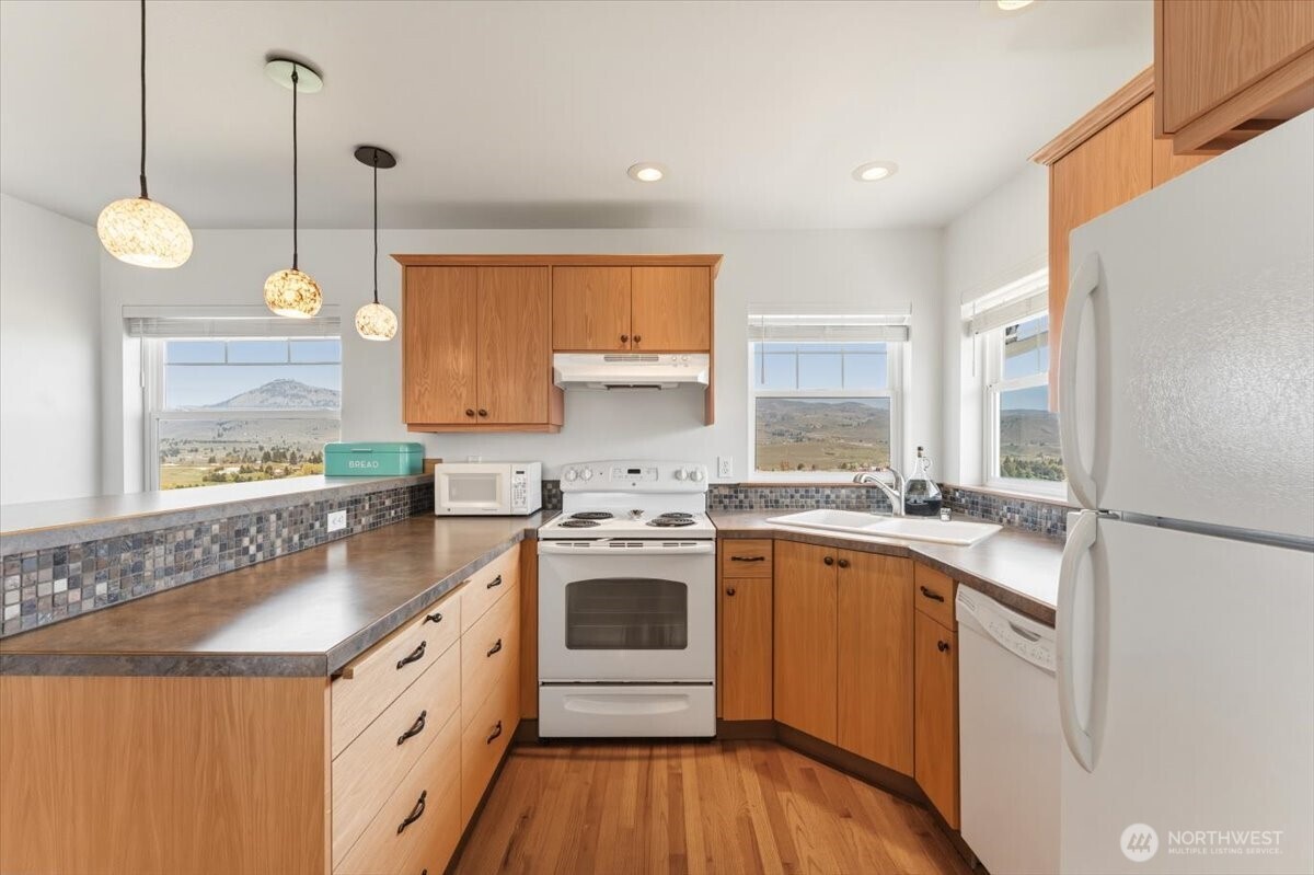 1190 Summit Boulevard , Manson, WA 98831