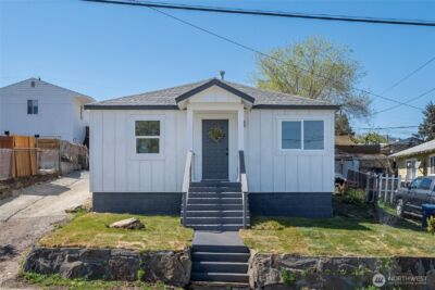 918 Cashmere Street , Wenatchee, WA 98801 - Photo 2