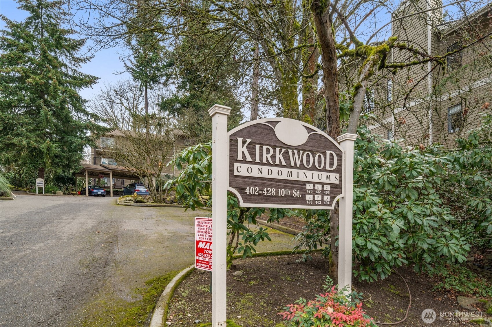 412 10th Street #B202, Kirkland, WA 98033